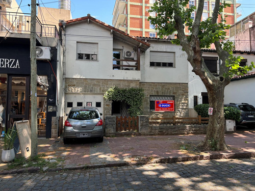 Chalet En Excelente Zona Apto Uso Comercial.