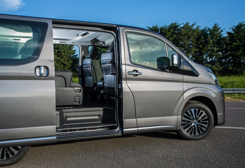 Toyota Hiace Wagon 2021 Gris Oscura Precio En Dolar Oficial