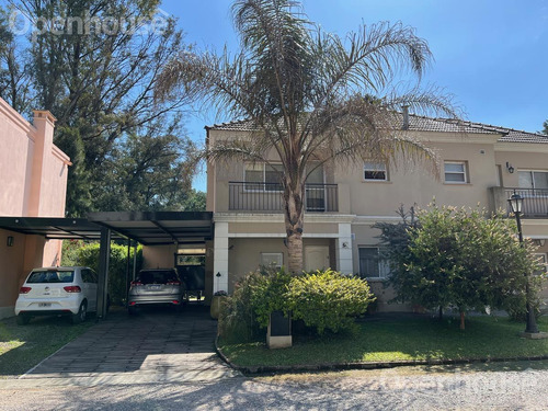 Venta Hermosa Casa 3 Dormitorios Con Piscina En Casas Del Parque. Apto Credito