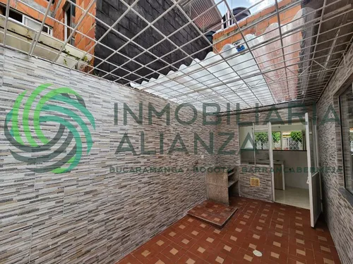 Casa En Arriendo En Paseo Del Puente. Cod A11361