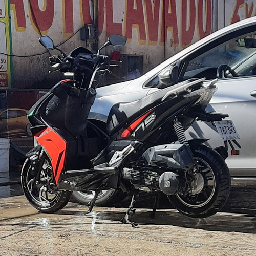 Modena 175cc Con Escape M4 Y Exploradoras
