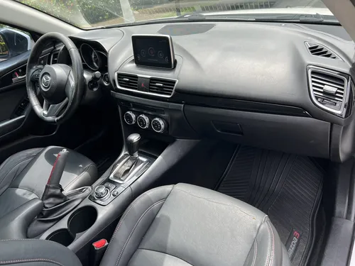 Mazda 3 2.0 Touring