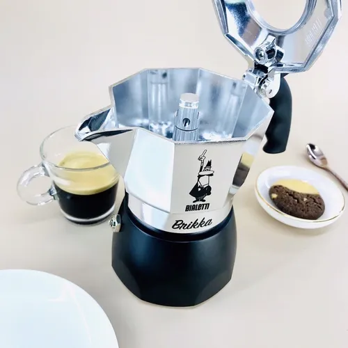 Cafetera Moka Bialetti Brikka 4 Pocillos Italiana Espumoso Color Plata