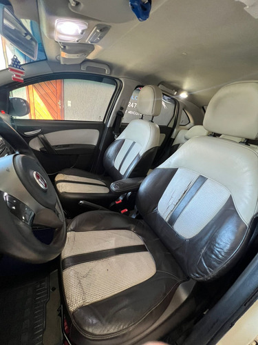 Fiat Grand Siena 1.6 16v Essence Flex Dualogic 4p