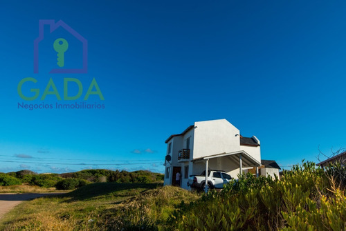 Imagen 4 de 10 de Dos Casas En Un Padrón Al Lado Del Mar, Parada 12, Barra De Chuy, Uruguay