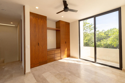 Casa En Venta En Privada Residencial Playa Del Carmen (1187)