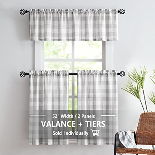 Tratamiento De Cortinas De Cenefa A Cuadros Gris Y Blanco E