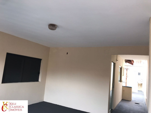 Imagem 2 de 19 de Casa Disponível Para Venda: Possui Dois Quartos, Um Banheiro, Sala, Cozinha E Garagem. A Edícula Possui Um Quarto, Um Banheiro, Cozinha E Quintal. - Ca00355 - 70750500