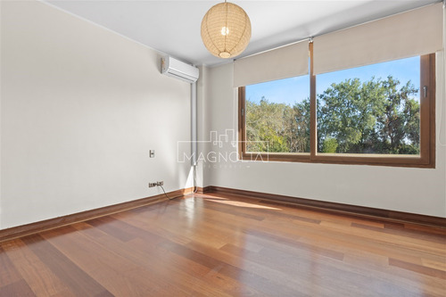 Casa En Venta De 6 Dorm. En Colina