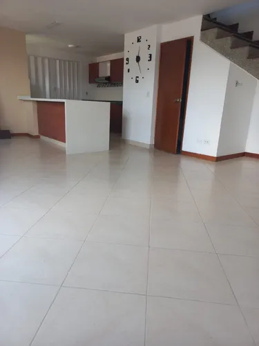 Vendo Lindo Apartamento Dúplex En La Loma De Los Bernal