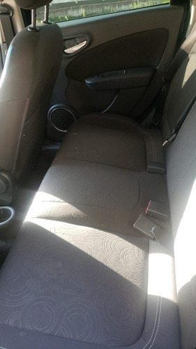 Imagem 8 de 10 de Fiat Siena Atrtactive 1.4 Flex