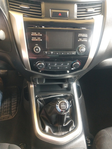 Imagen 10 de 15 de Nissan Np300 Frontier 2017 2.5 Le Aa Mt