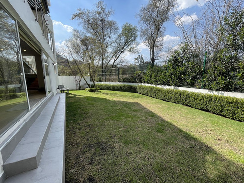 Casa En Venta En Privada Cerca De La Entrada Con Excelente Vista Al Bosque