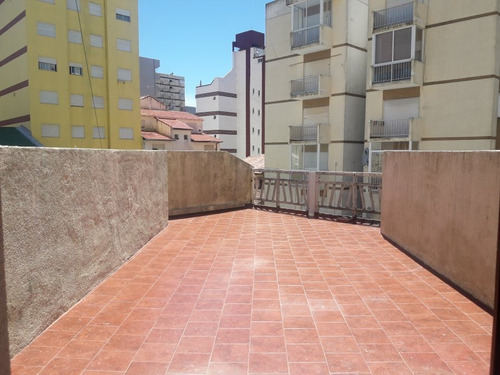 Imagen 13 de 14 de Amplio Departamento De 1 Ambiente, Terraza Propia Y Cochera