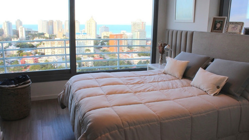 Imagen 5 de 9 de Apartamento 3 D/4b En Suite Playa Mansa 159 M2 Amueblado Por Walmer (incluido)