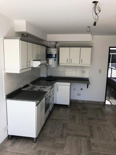 Imagen 5 de 12 de Departamento De 2 Amb Con Terraza En Moron-ref 1241