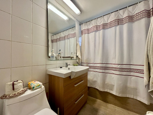 Amplio Departamento Con Excelente Ubicación En Providencia