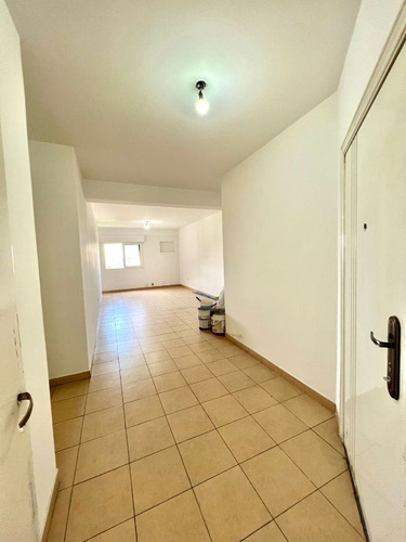 Venta Departamento 4 Dormitorios Otros Barrios Con Cochera