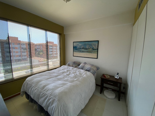 Imagen 8 de 12 de En Venta Apartamento Dúplex Residencia Coral Plaza Lechería / Roger Mongua