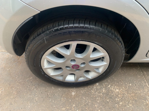 Imagem 14 de 15 de Fiat Punto Elx 1.4 Prata 2008