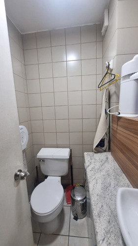 Céntricas Oficinas En Venta A Pasos De La Plaza De La Repúbl