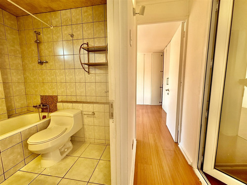 Departamento En Venta De 2 Dorm. En Providencia
