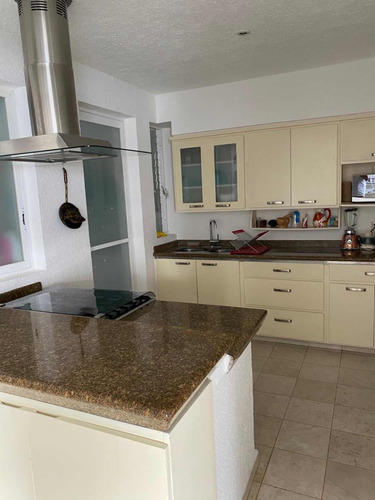 Gran Vista/3 Rec. Con Baño/construcción Sólida