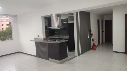 Apartamento En El Bosque En Residencias San Andrés Iv