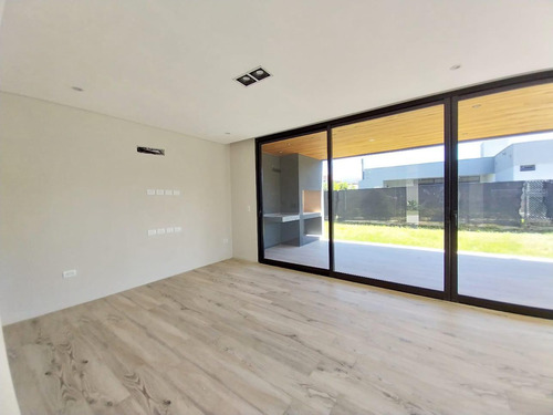 Espectacular Casa En Venta En Alto Verde 3, Yerba Buena