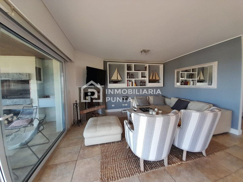 Imagen 2 de 15 de Apartamento Con Vista Al Mar De 4 Dormitorios En Playa Mansa
