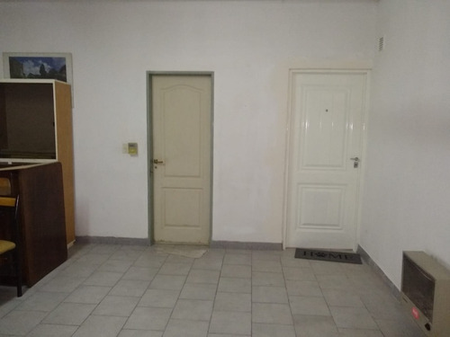 Imagen 2 de 4 de Local Con Vivienda En Venta En Moron Sur