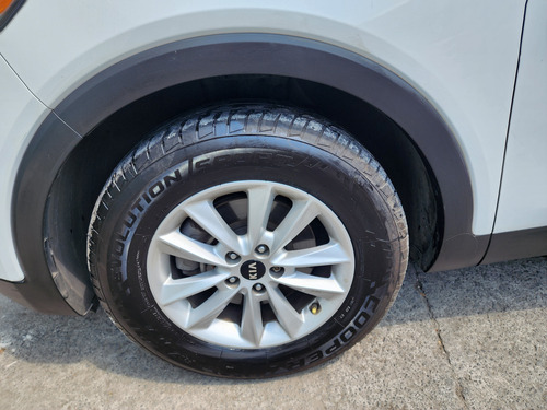 Kia Sorento 2.4 Lx At