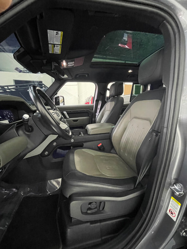 Land Rover Defender P400 2021