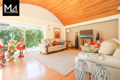 Hermosa Casa Aislada Con Excelente Conectividad Las Condes