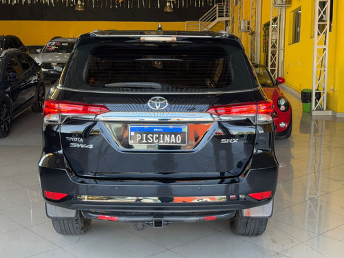 Toyota Hilux SW4 2.8 SRX 4X4 7 LUGARES 16V TURBO INTERCOOLER DIESEL 4P AUTOMÁTICO