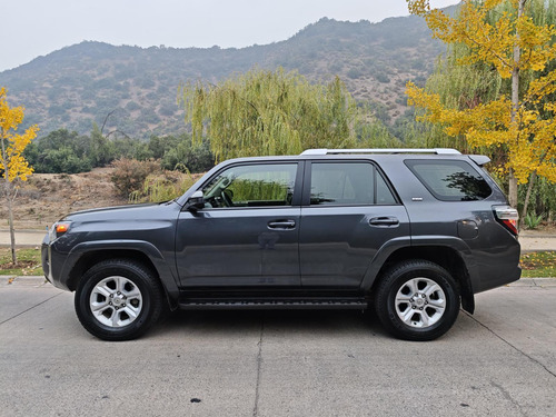 Toyota 4 Runner Sr5 4x2 2022