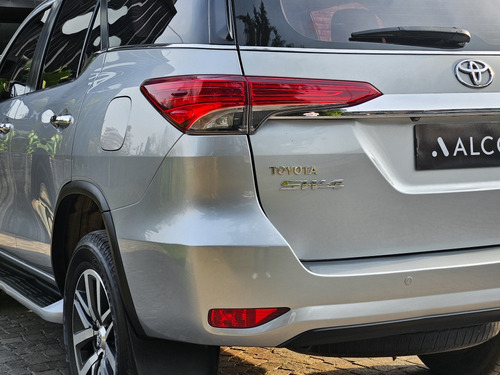 Toyota Sw4 Srx 4x4 At 7 Asientos