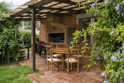 Casa En Zona De La Mansa, En Alquiler- Ref: 6227
