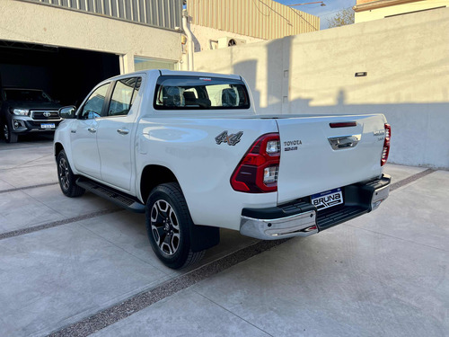 Toyota Hilux 2.8 Cd Srx 177cv 4x4