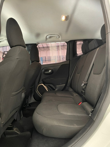 Imagen 17 de 18 de Jeep Renegade Sport At 2018 Blanca