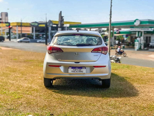 Imagem 4 de 11 de Hyundai Hb20 1.6a Comf