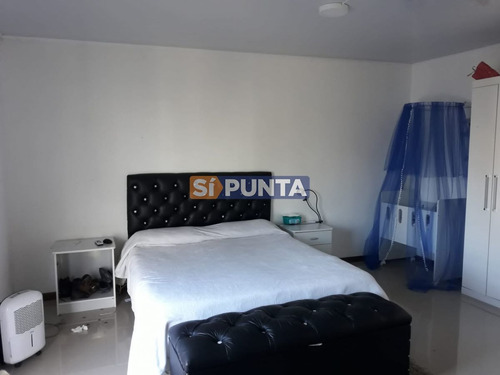 Imagen 20 de 30 de Casa En Venta - Urb. San Jorge