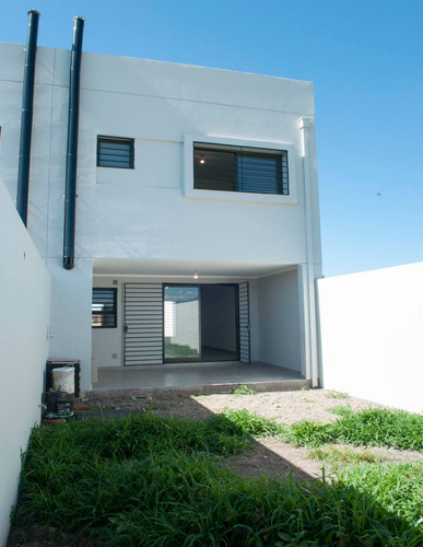 Imagen 20 de 30 de Duplex Venta Via Aurelia 3 Dorm Zona Aeropuerto
