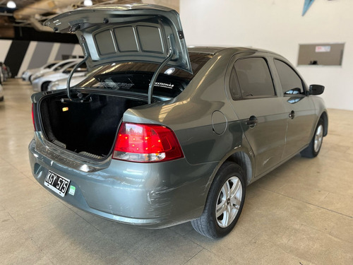 Volkswagen Voyage 1.6 Highline 101cv