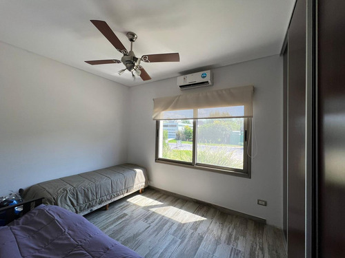 Imagen 25 de 30 de Casa De 4 Amb, En Pb , Opcional A 2da Planta Barrio Los Naranjos