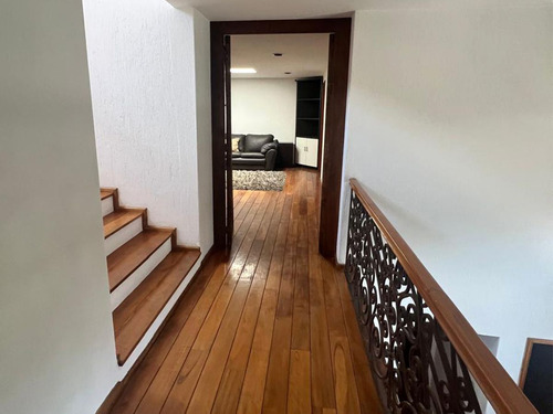 Residencia En Venta En Jardines Del Pedregal En Condominio