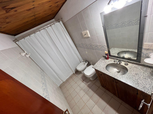 Casa En Venta - 3 Dormitorios 4 Baños - Cochera - 1.500mts2 - General Rodríguez