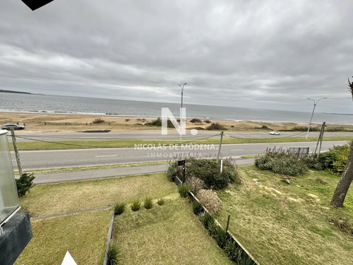 Frente Al Mar Apartamento En Venta De 2 Dormitorios En Mansa Con Parrillero Propio