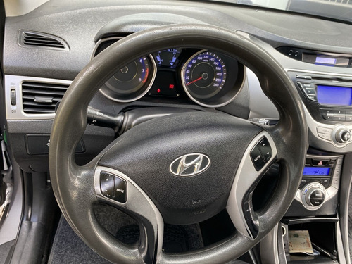 Imagen 22 de 25 de Hyundai I35 Elantra Gls 2012