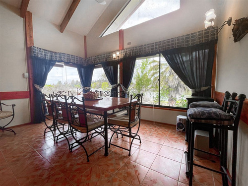 Casa En Venta De 5 Dorm. En Las Cabras